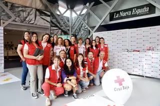 Cruz Roja visita el stand de LA NUEVA ESPAÑA en la FIDMA
