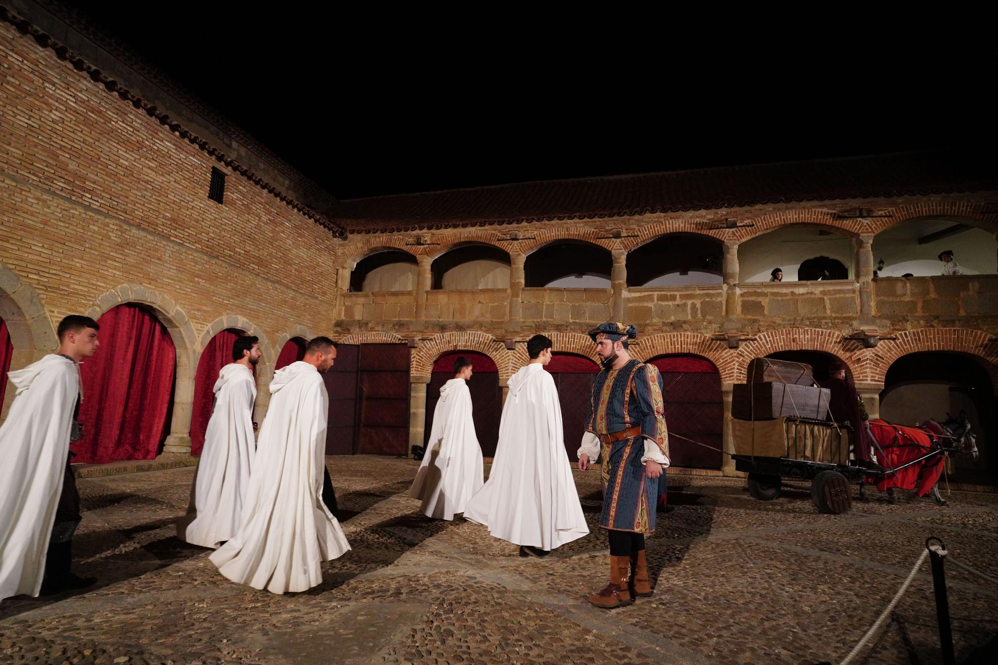 El halcón y la columna vuelve a Belalcázar por el verano