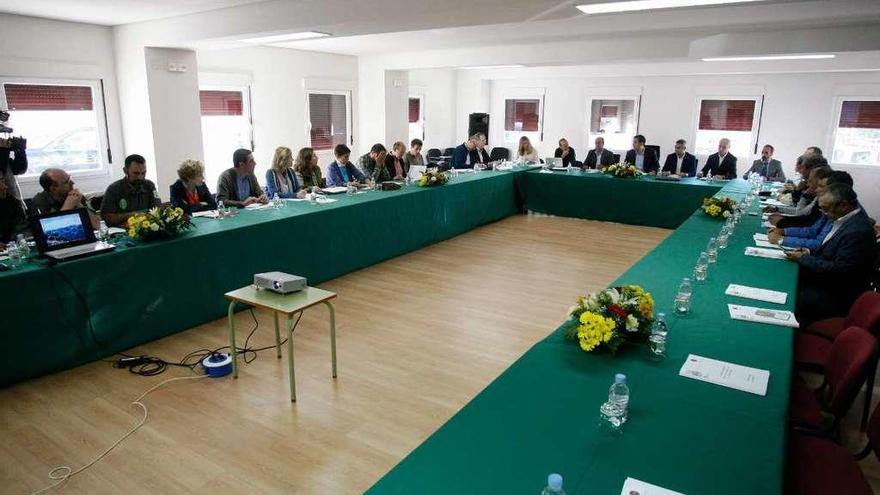 Desarrollo de la reunión del Patronato del Parque Natural de Arribes, ayer en Villar del Buey.