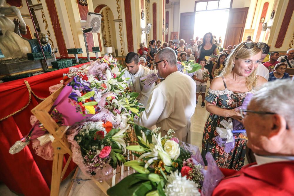 Ofrenda de flores, procesión y «patatá» en Benijófar