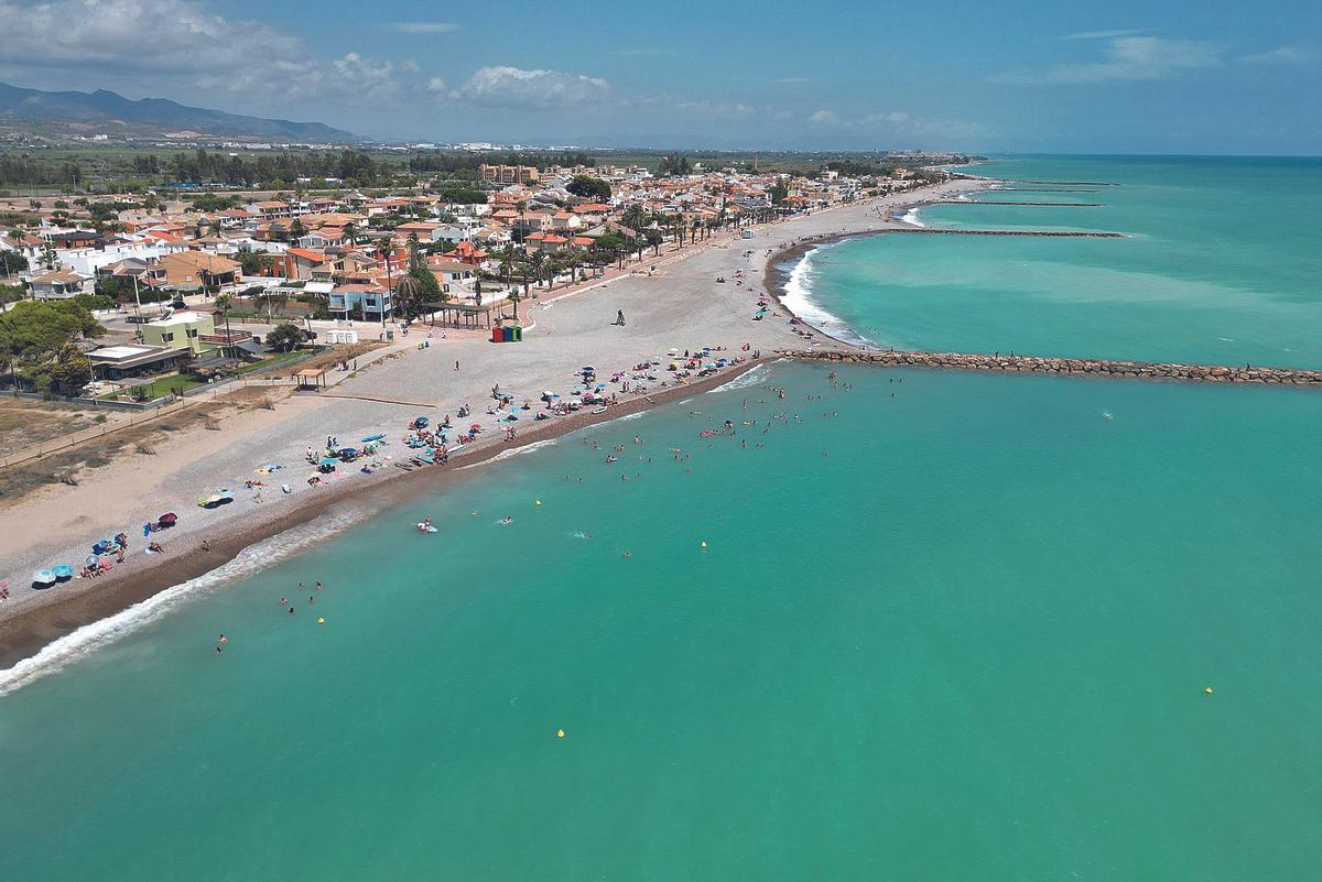 La regeneración del litoral ha multiplicado el atractivo de la playa Casablanca de Almenara.