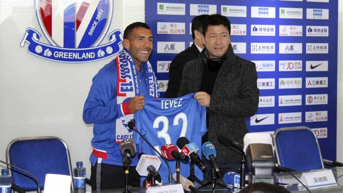 Carlos Tévez ha sido presentado en China