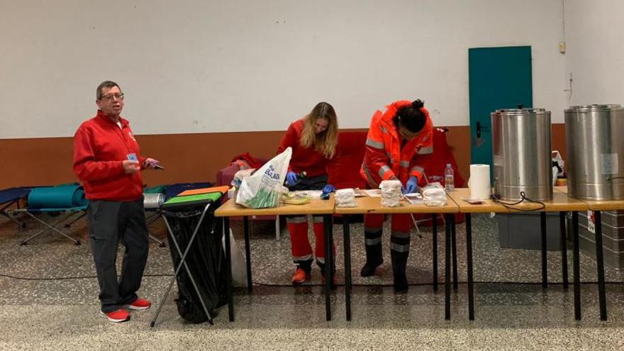 El Centro de Acogida para personas sin hogar de San Blas abre sus puertas ante la alerta por fuertes lluvias