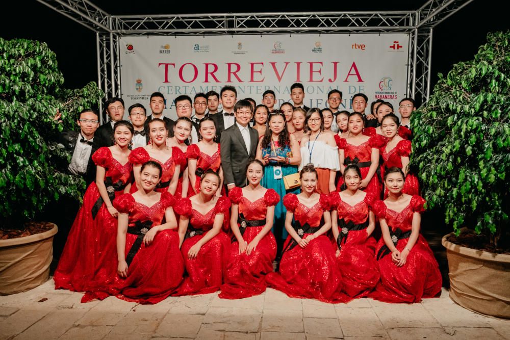 Tercera velada y primera de competención del Certamen Internacional de Habaneras y Polifonía de Torrevieja