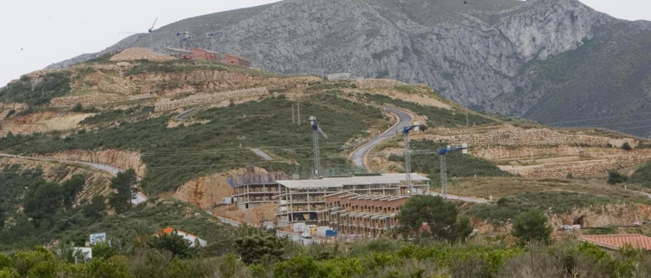 Viviendas a medio construir del PAI de Penya Roja de Pego.