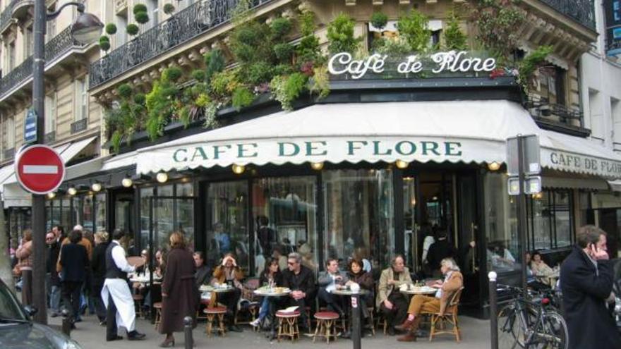 El Café de Flore, de París, que se inauguró a finales del siglo XIX. / la opinión