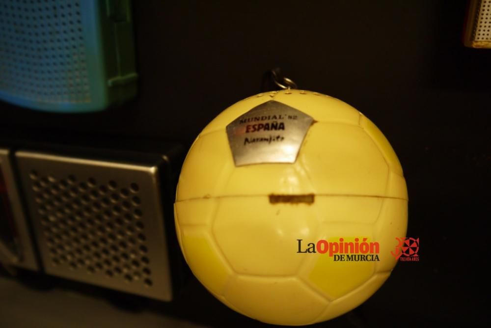 Exposición de radios antiguas en Cieza