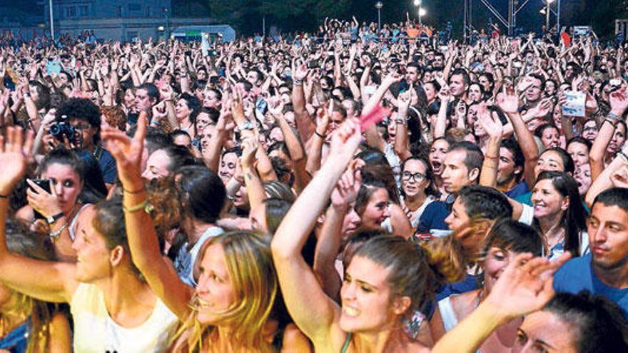 Los espectadores bailaron al ritmo de Bisbal.