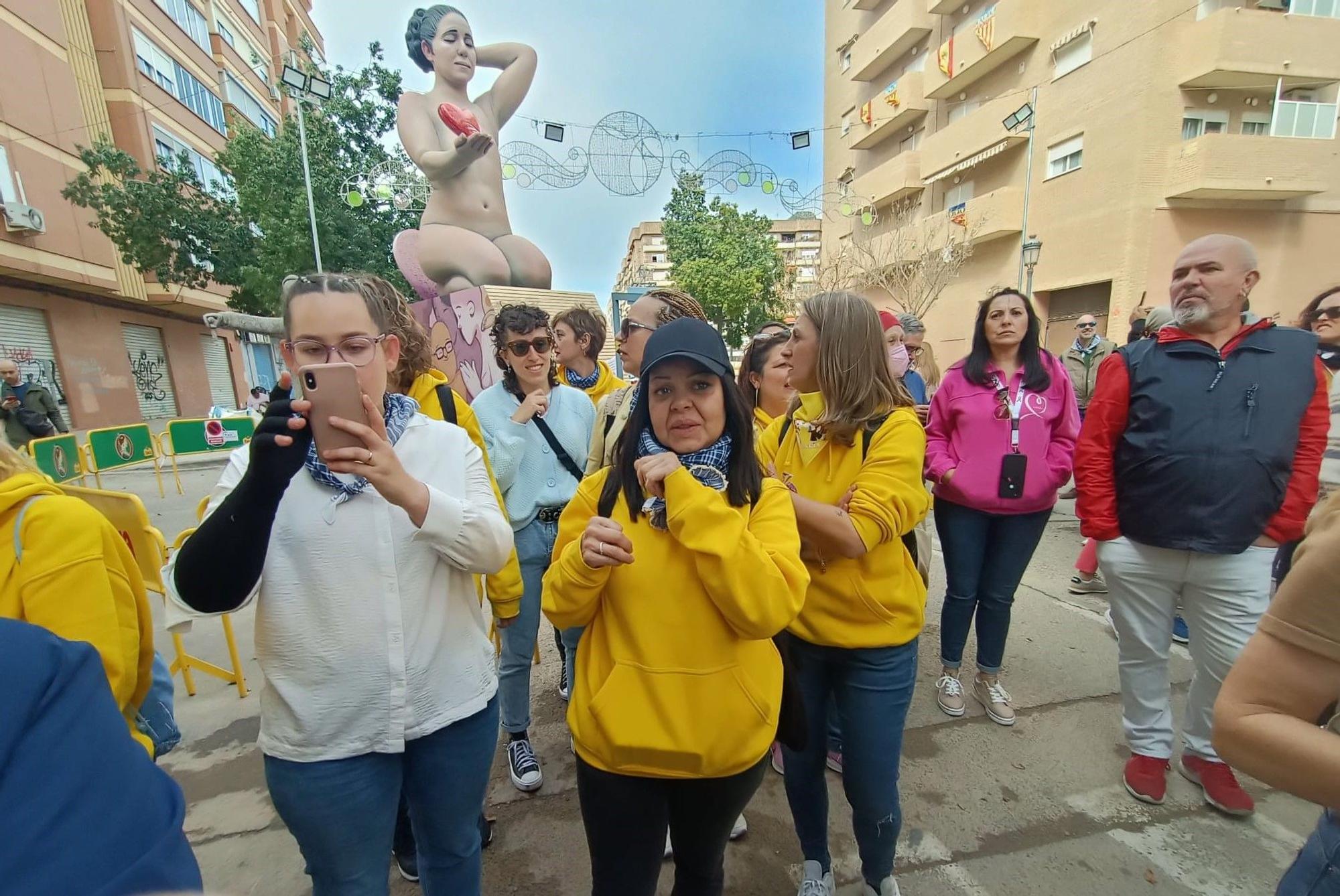 La asociación Cáncer con limón se reúne ante la falla