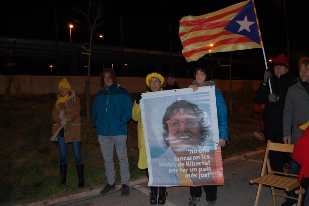 Divendres al Puig de les Basses de Figueres per desitjar «bona nit» a Dolors Bassa