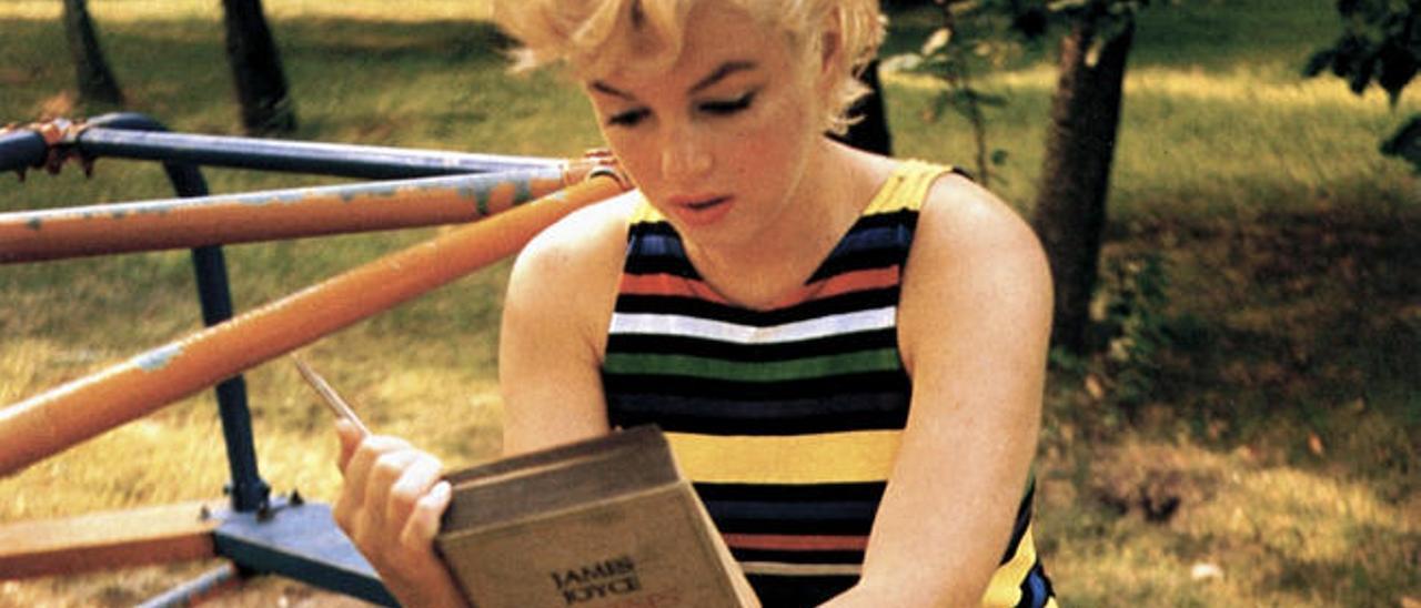 Marilyn Monroe leyendo el &#039;Ulises&#039; de James Joyce.