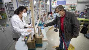 Catalunya reclama el final de les mascaretes en hospitals, residències i farmàcies