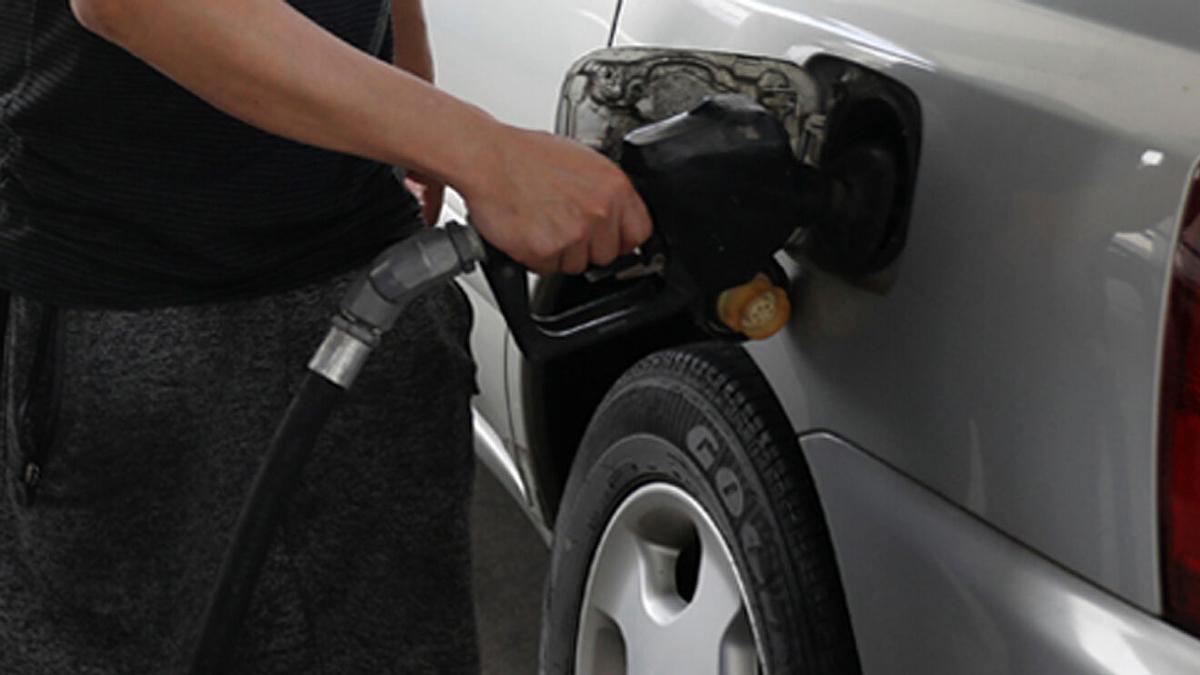 El precio de la gasolina no deja de subir y llega al pico más alto en los últimos 7 años