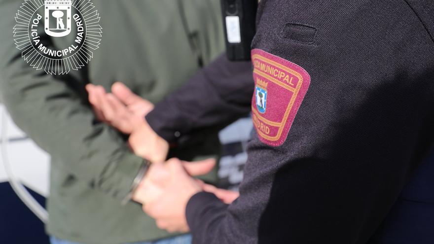 Detenido por agredir a su pareja y atrincherarse con sus dos hijos menores