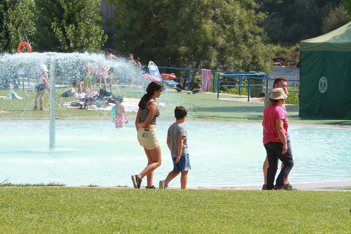 Ourense piscina piscinas Oira calor