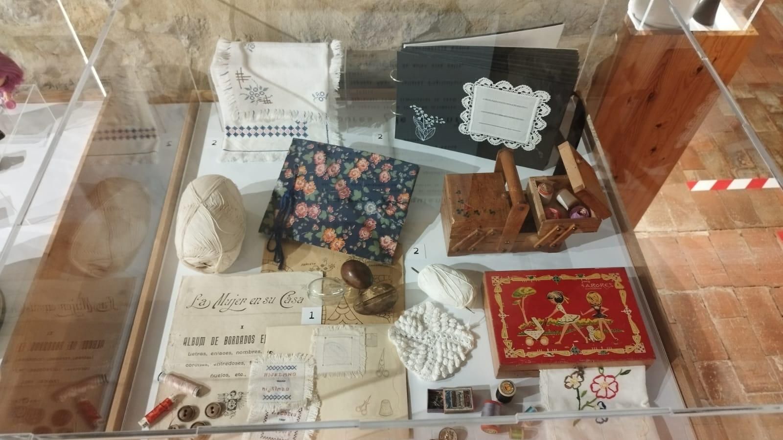 La comunidad de Porrúa celebra los cien años de su escuela con una exposición en el Museo del Oriente