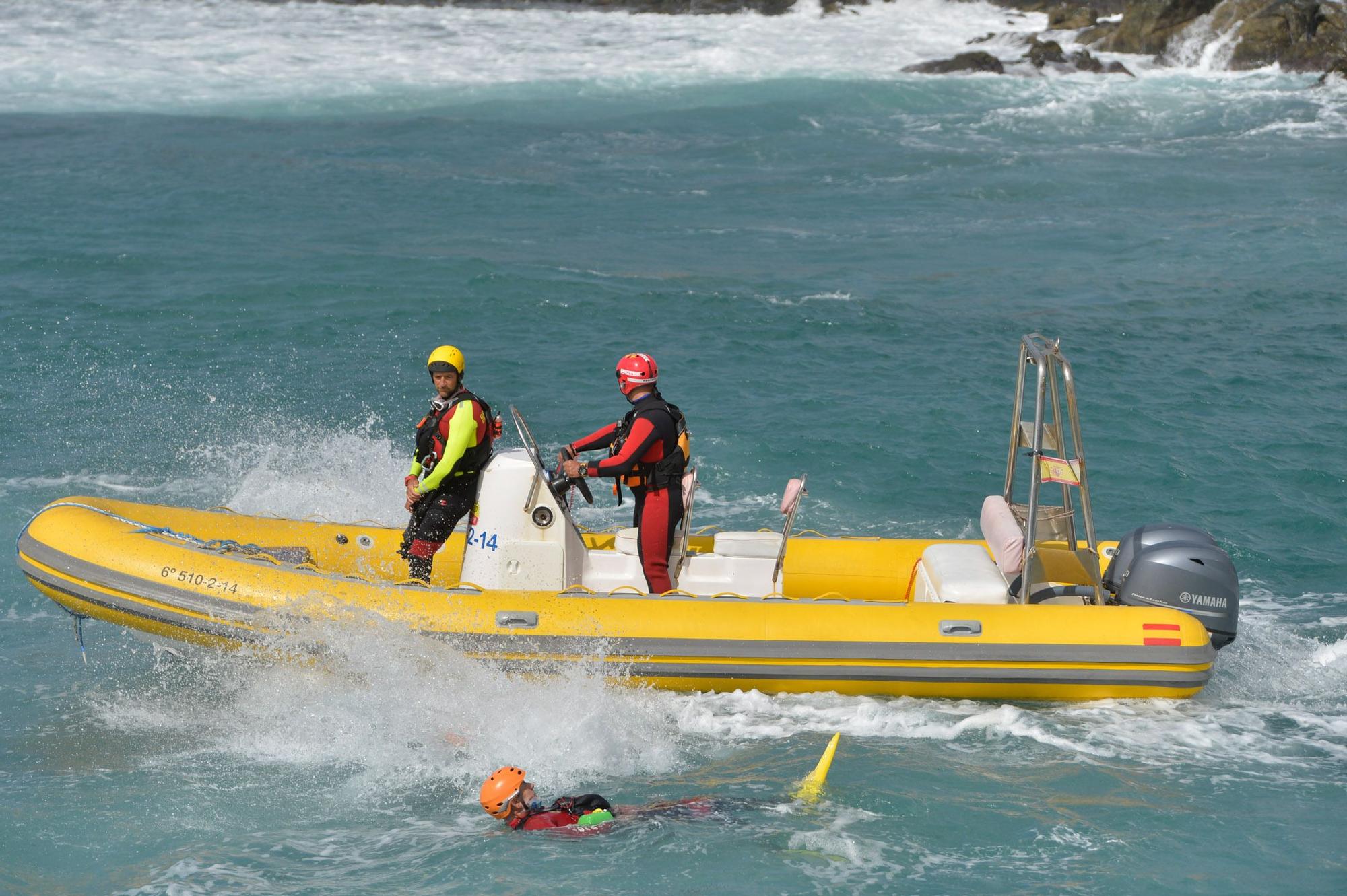 Formación en técnicas de rescate acuático de Bomberos