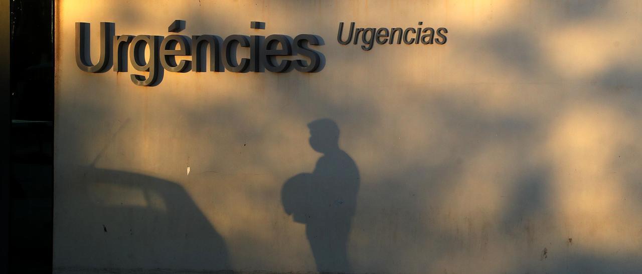 Puerta de Urgencias del Hospital La Fe de València.