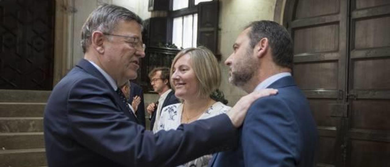 Ximo Puig, la consellera María José Salvador y el ministro Ábalos, ayer, en el Palau de la Generalitat.