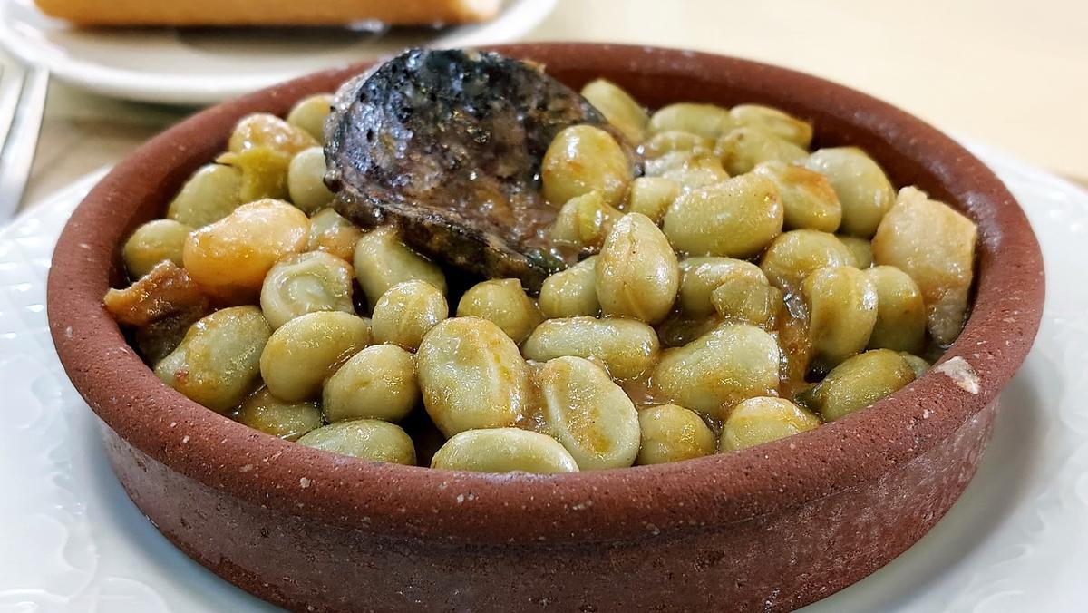 Las habas guisadas del Bar Colomina.