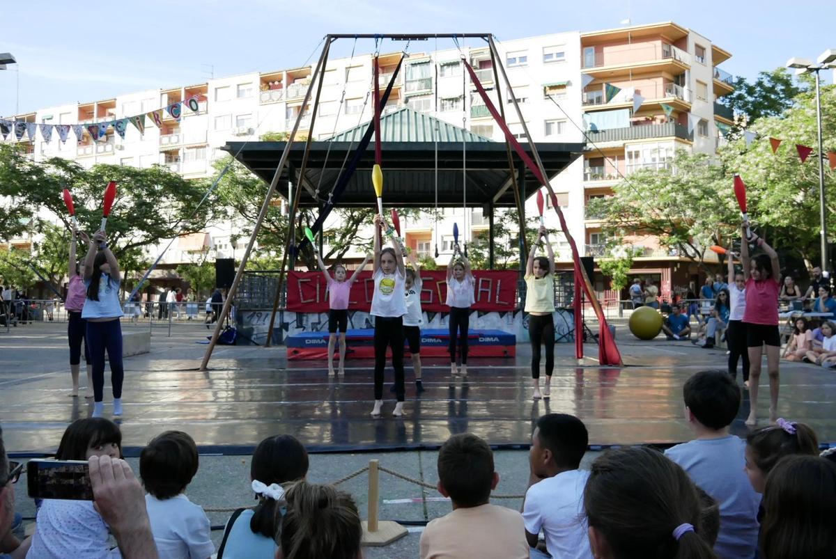 En imágenes | El Festival de Circo Social llena de acrobacias el barrio de San José En imágenes | El Festival de Circo Social llena de acrobacias el barrio de San José