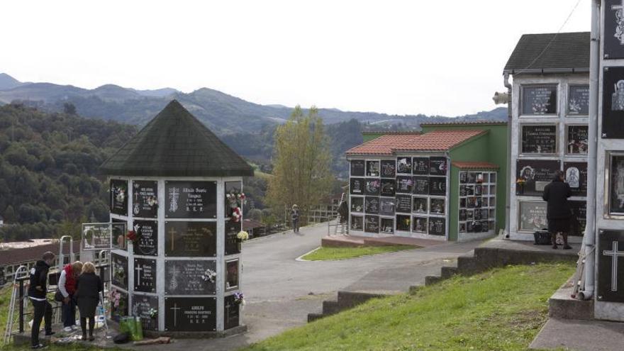 El cementerio de Pando, en Langreo, donde ocurrieron algunos de los hechos. | F. Rodríguez