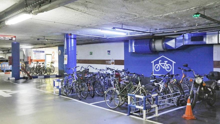 Espacio para bicicletas en el aparcamiento subterrÃ¡neo de Santa Pagesa.