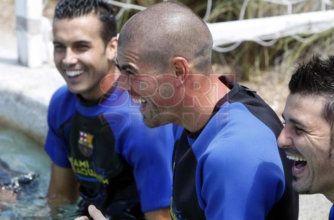 Los jugadores del Barça se divirtieron con los delfines