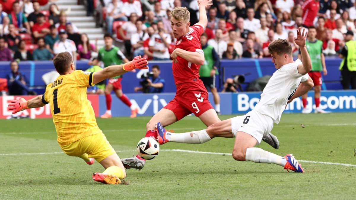 Jan Oblak, clave en el empate de Eslovenia ante Dinamarca (1-1)