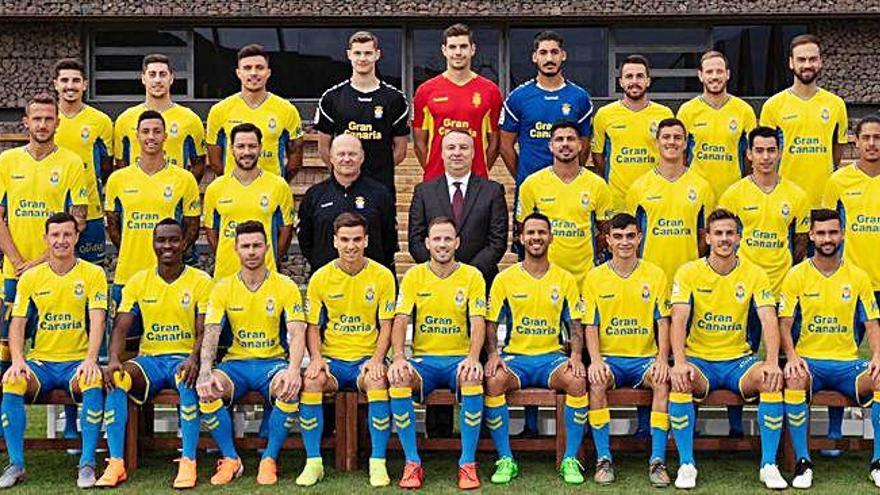 Foto oficial de la temporada 2019-20, con 27 futbolistas