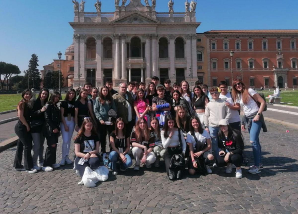 Un total de 34 alumnos de San Vicente de Paúl despiden su formación en este centro con un viaje a Roma