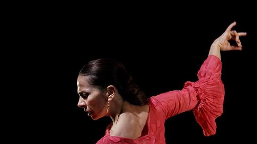 Isabel Bayón, bailora: «La raíz del flamenco está en mí y en todo lo que hago»