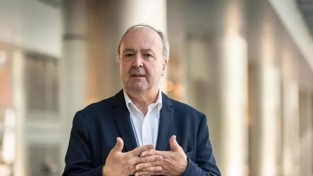 Julio García, experto en comunicación: "Los jóvenes están perdiendo el hábito de la comunicación, no hablan"