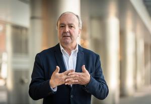 Julio García, experto en comunicación: Los jóvenes están perdiendo el hábito de la comunicación, no hablan