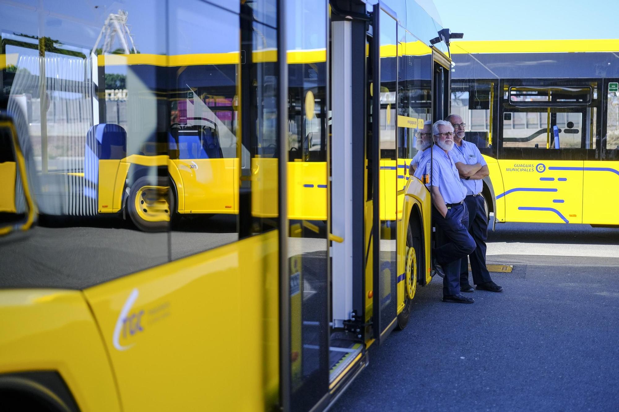 Guaguas Municipales presenta 15 vehículos de 18 metros que circularán en las líneas 12, 17, 33 y 91