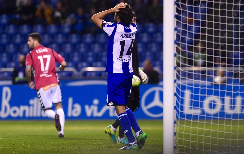 El Dépor empata en el descuento ante el Alavés