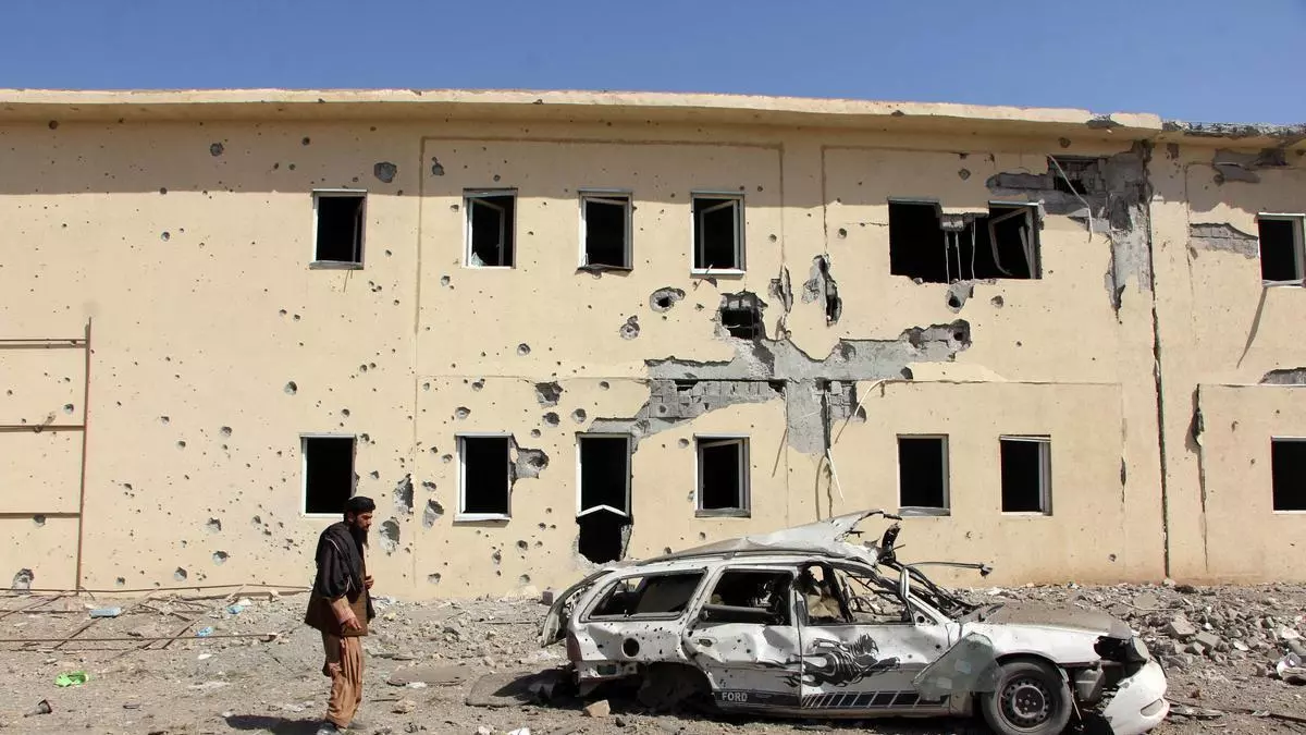 Al menos ocho muertos en protestas en el sur de Pakistán por el asesinato de Ali Jameneí