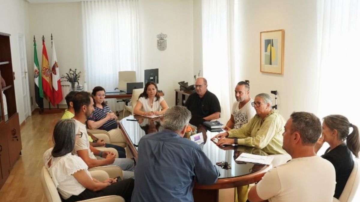 Reunión con la junta de personal en el ayuntamiento de Don Benito.