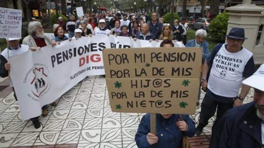 Imagen de una de las manifestaciones de pensionistas en Alicante, este año.