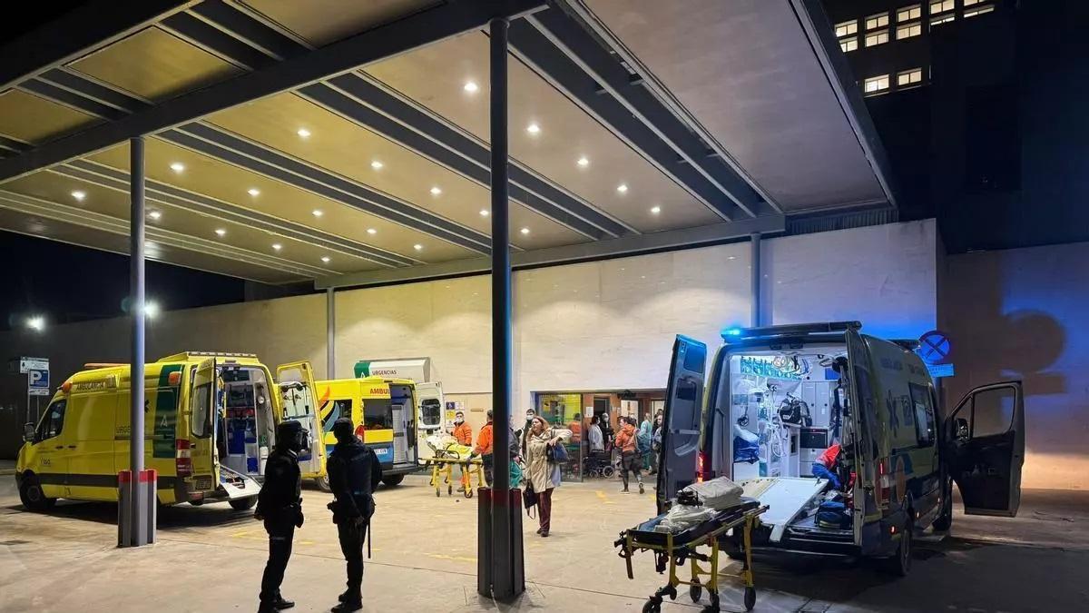 Las Urgencias del hospital Reina Sofía de Córdoba, movilizadas para recibir los heridos del accidente de trenes en Adamuz.