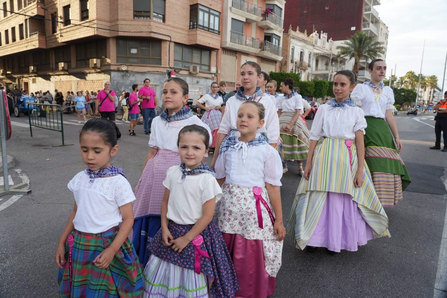 El Grau da inicio a las fiestas de Sant Pere con pólvora, bous y música