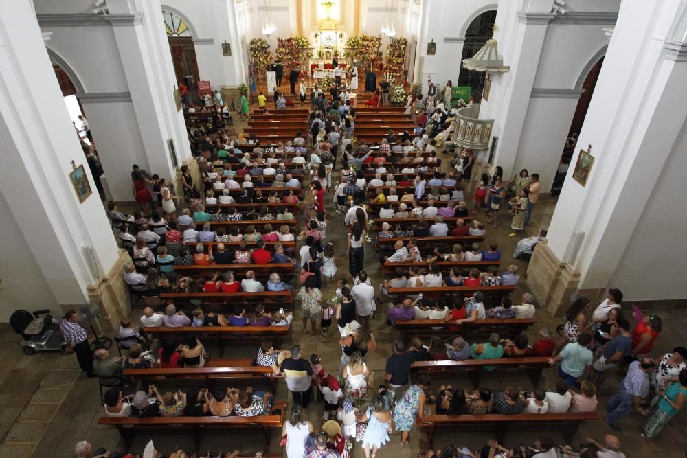 Los festeros de Mutxamel rinden homenaje a su Patrona