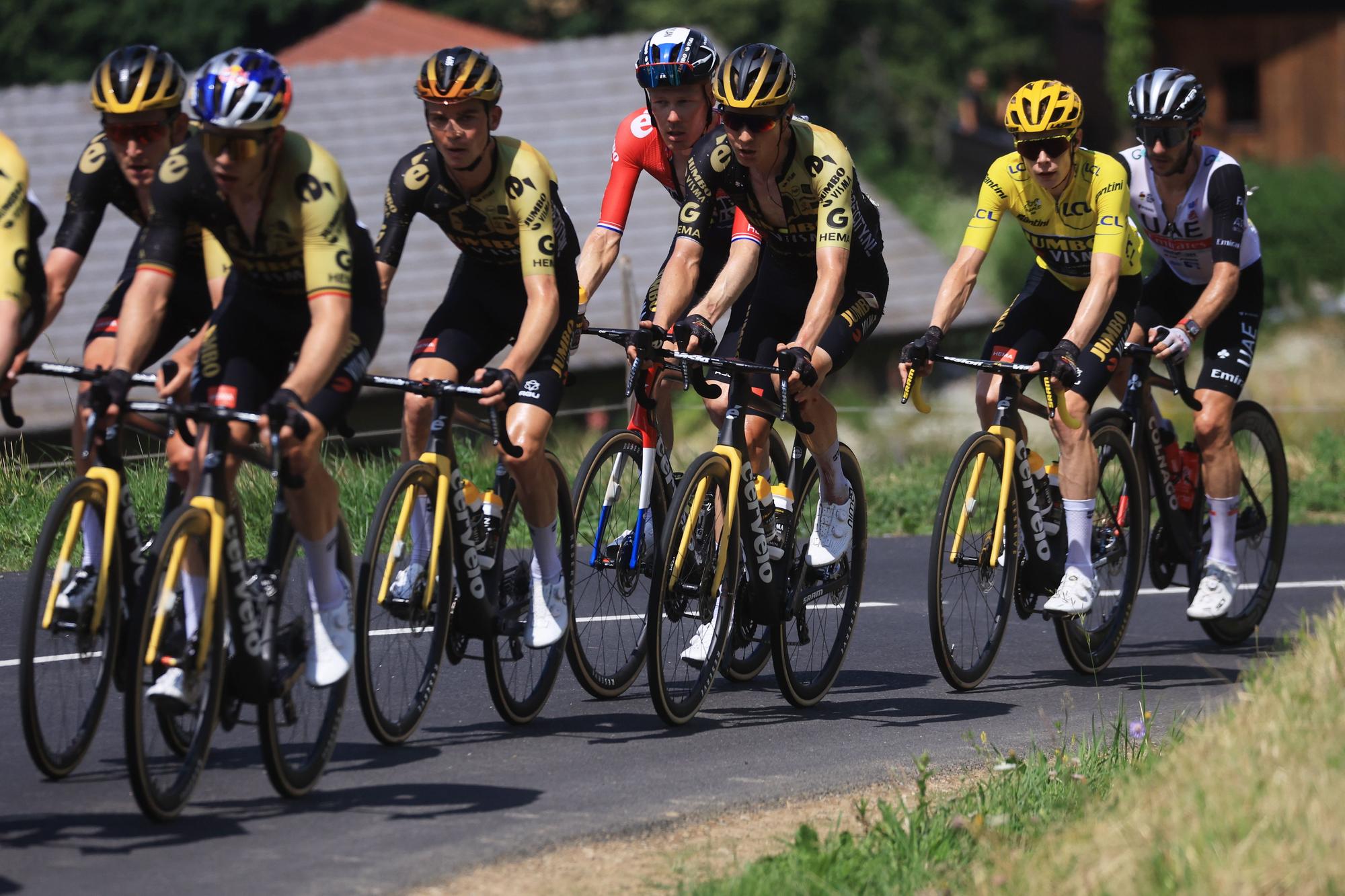 IMÁGENES | Las mejores imágenes de la etapa 14 del Tour de Francia