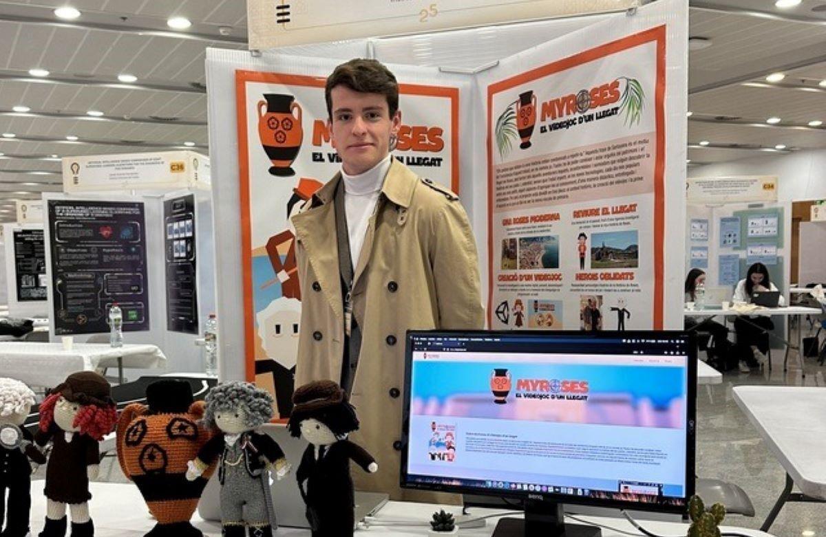 El jove Adrián San Miguel ha pogut presentar el videojoc a diferents fires i centres educatius.