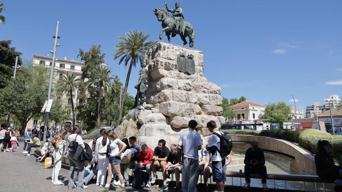 VÍDEO | Palma, ciudad sin bancos:  «Para sentarse hay que pagar»