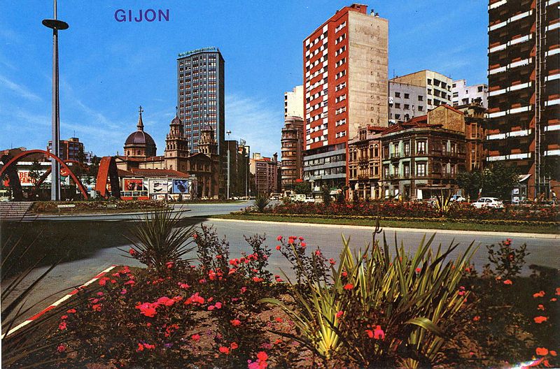 La evolución de Gijón a través de las postales