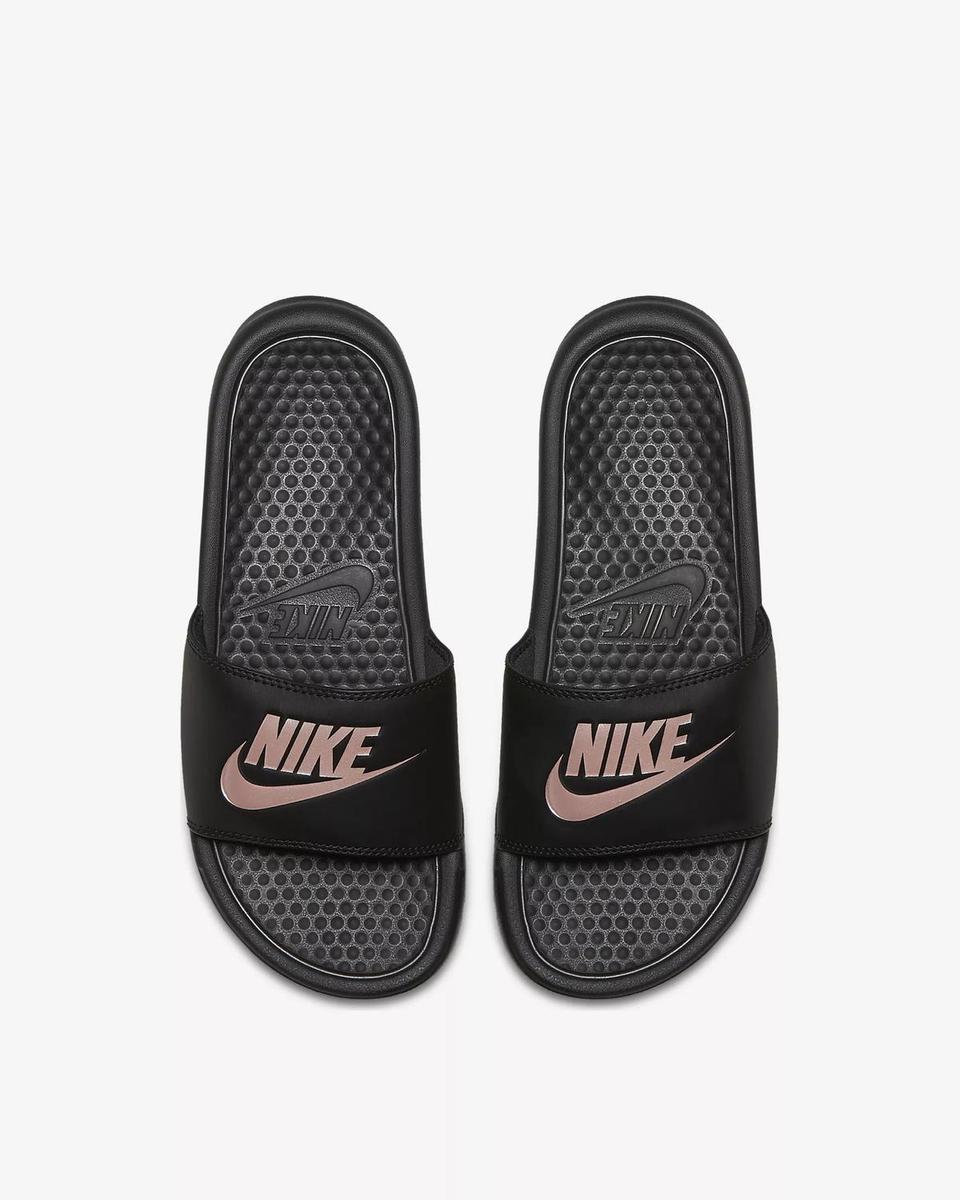 Chanclas deportivas de Nike en rosa y negro
