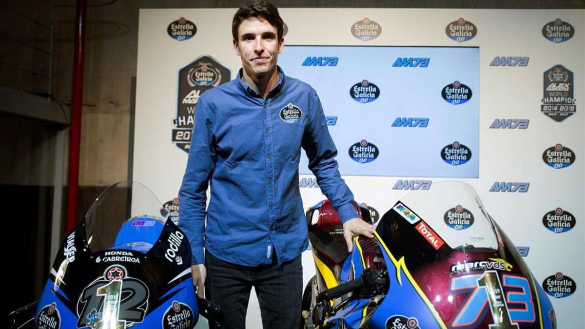 Álex Màrquez posa con la moto campeona