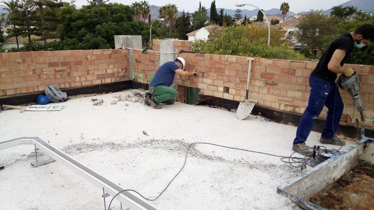 Operarios reinician el trabajo de construcción del centro de salud de San Pedro.