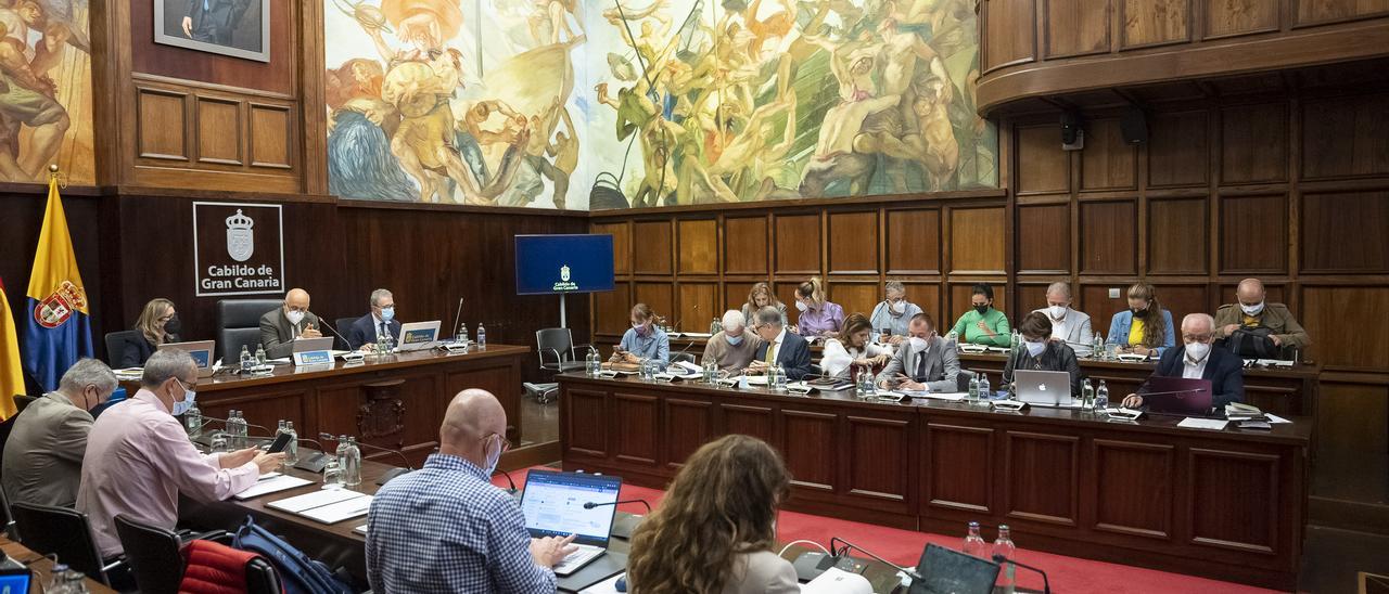 Reunión del Pleno del Cabildo de Gran Canaria para aprobar los Presupuestos